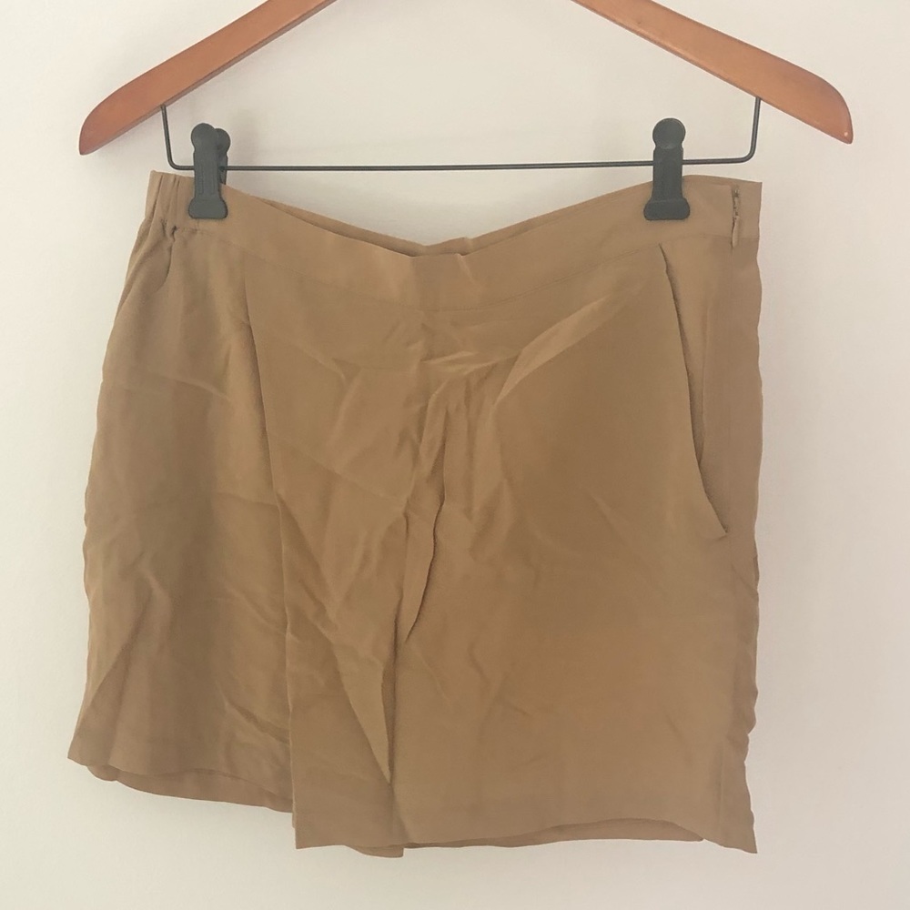 Club Monaco Camel Skort